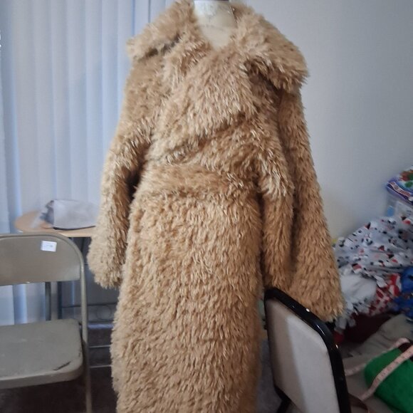Boutique J. Renee Shaggy Tan Faux Fur Long Coat - Picture 11 of 14